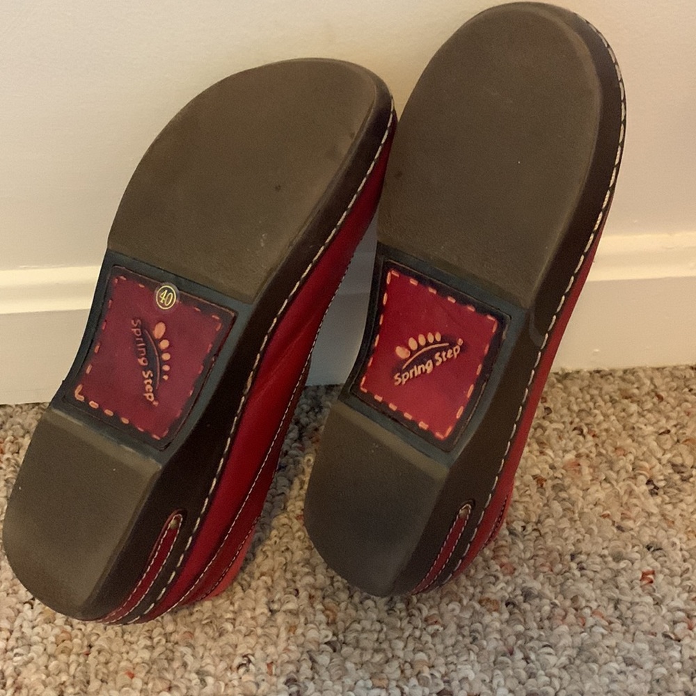 Spring Step Clogs - image 4